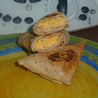 Galette de blé noir façon brick au saumon