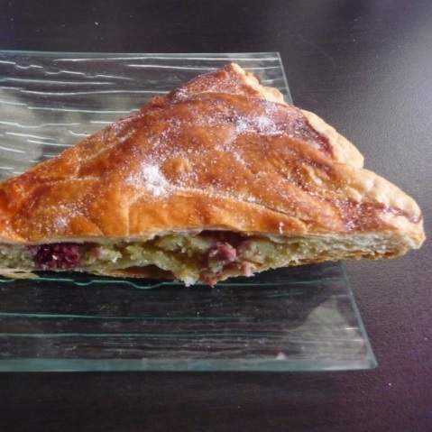 Galette des rois : amandes, pistaches, framboises