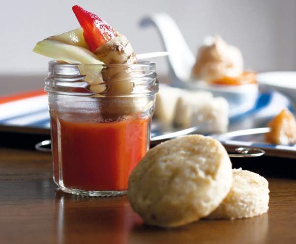 Gaspacho à la tomate et son cannelloni de légumes