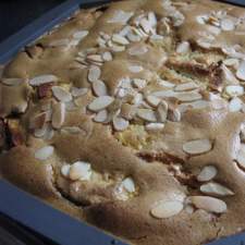Gâteau à l'amande et aux fruits (dessert à indice glycémique bas)