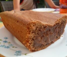 Gâteau crémeux au chocolat pralinoise
