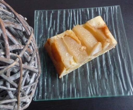 Gâteau sablé aux poires caramélisées