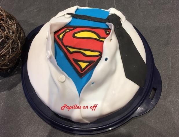 Gâteau superman en pâte à sucre – Gâteau super papa