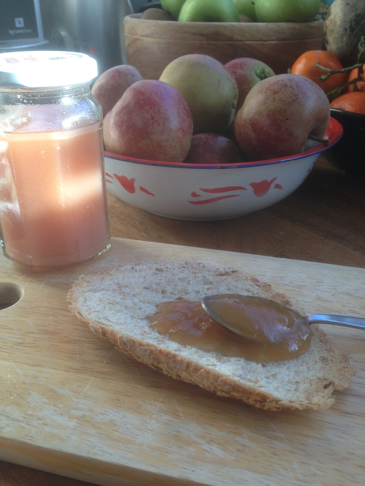 Gelée de pommes du jardin
