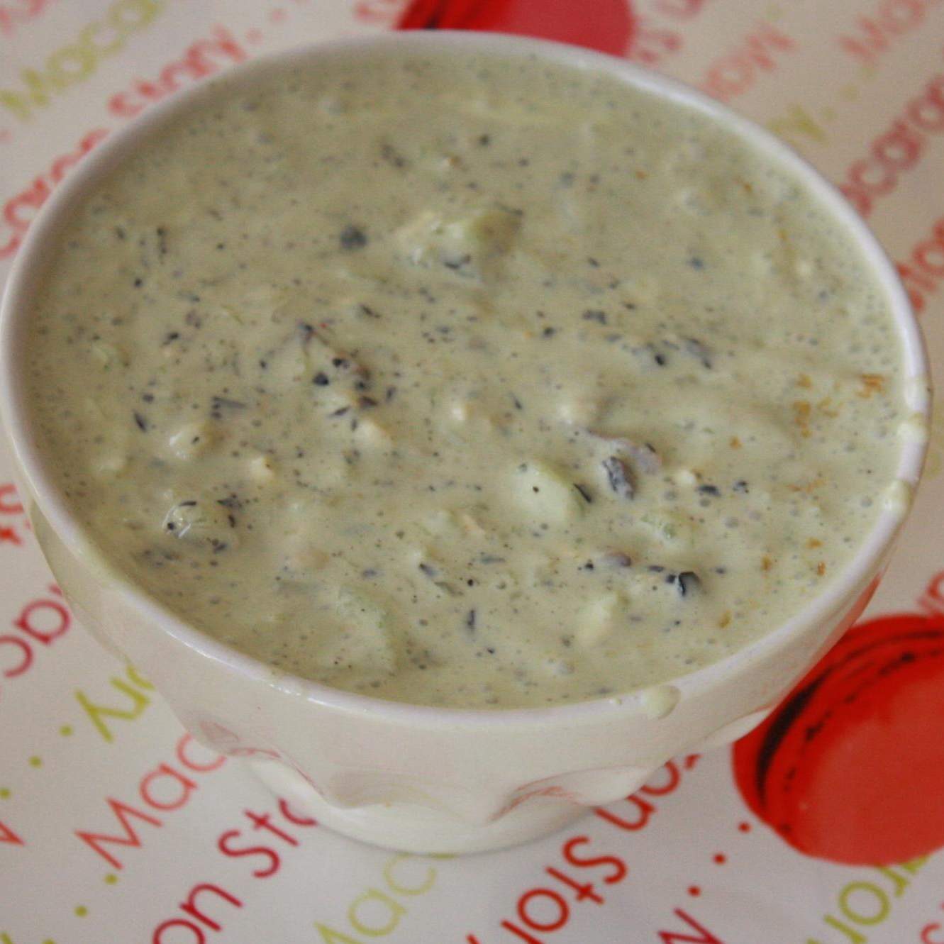 Genre de Tzatziki au tofu soyeux