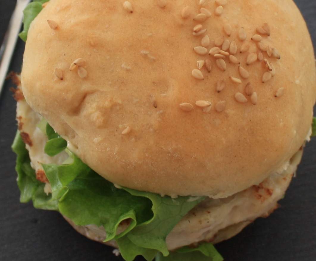 Hamburgers poulet avocat pour l'apéritif