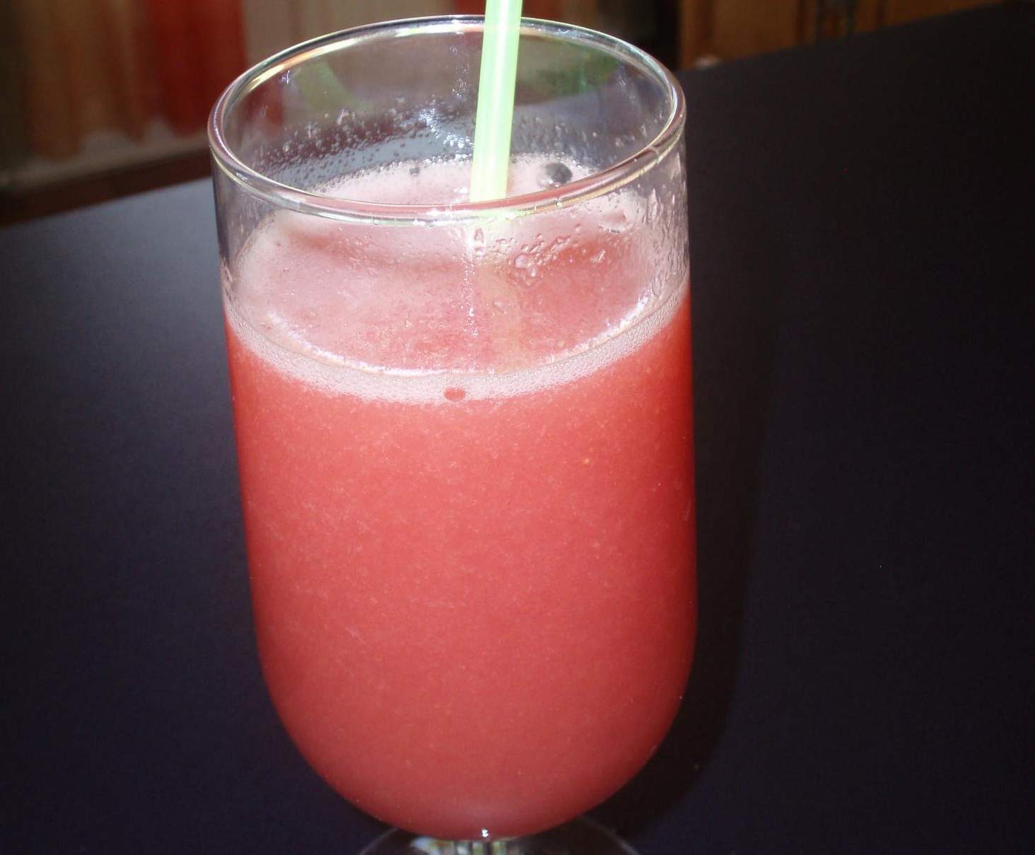 JUS DE FRUIT AUX FRAISES