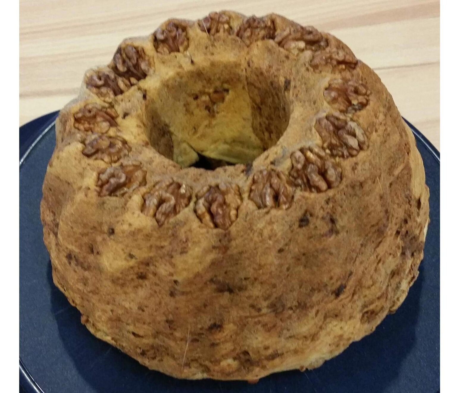 Kouglof aux noix et aux lardons