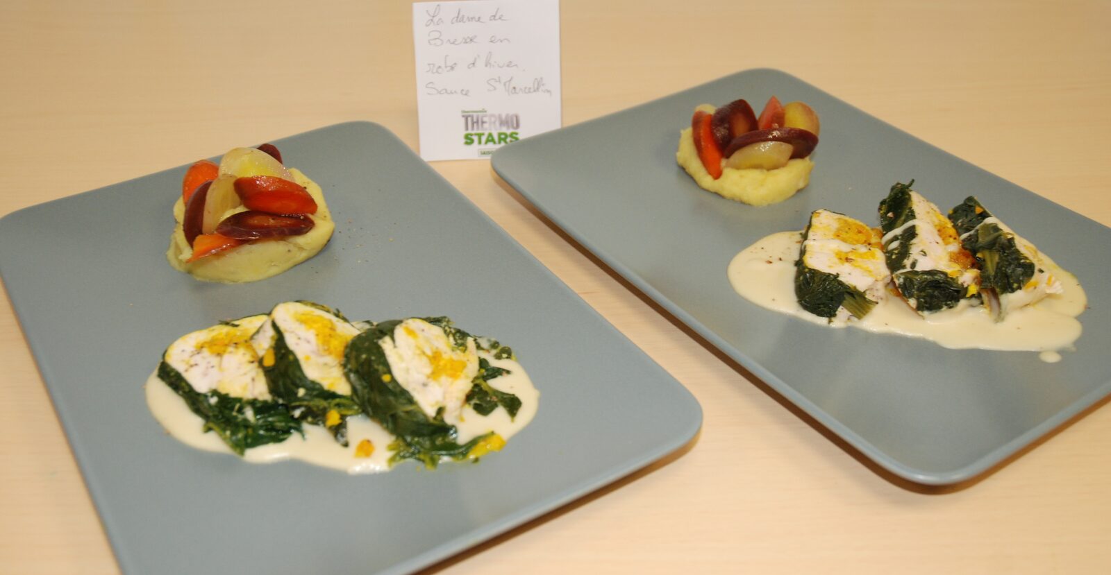 La dame de bresse en habits d'hiver et sa sauce au St Marcellin