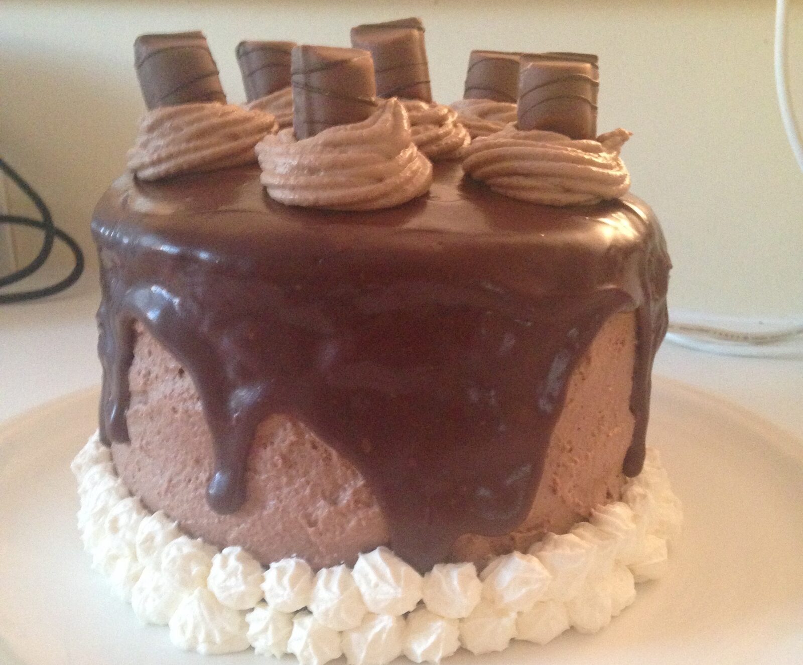 LAYER CAKE KINDER BUENO
