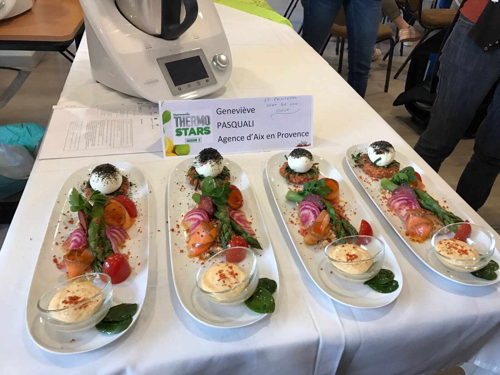 LE PRINTEMPS SORT DE SON OEUF