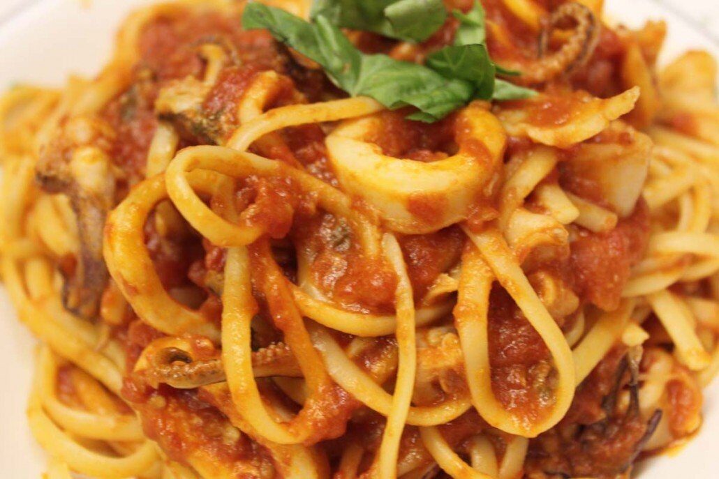 Linguine aux calamars sauce tomate et chorizo