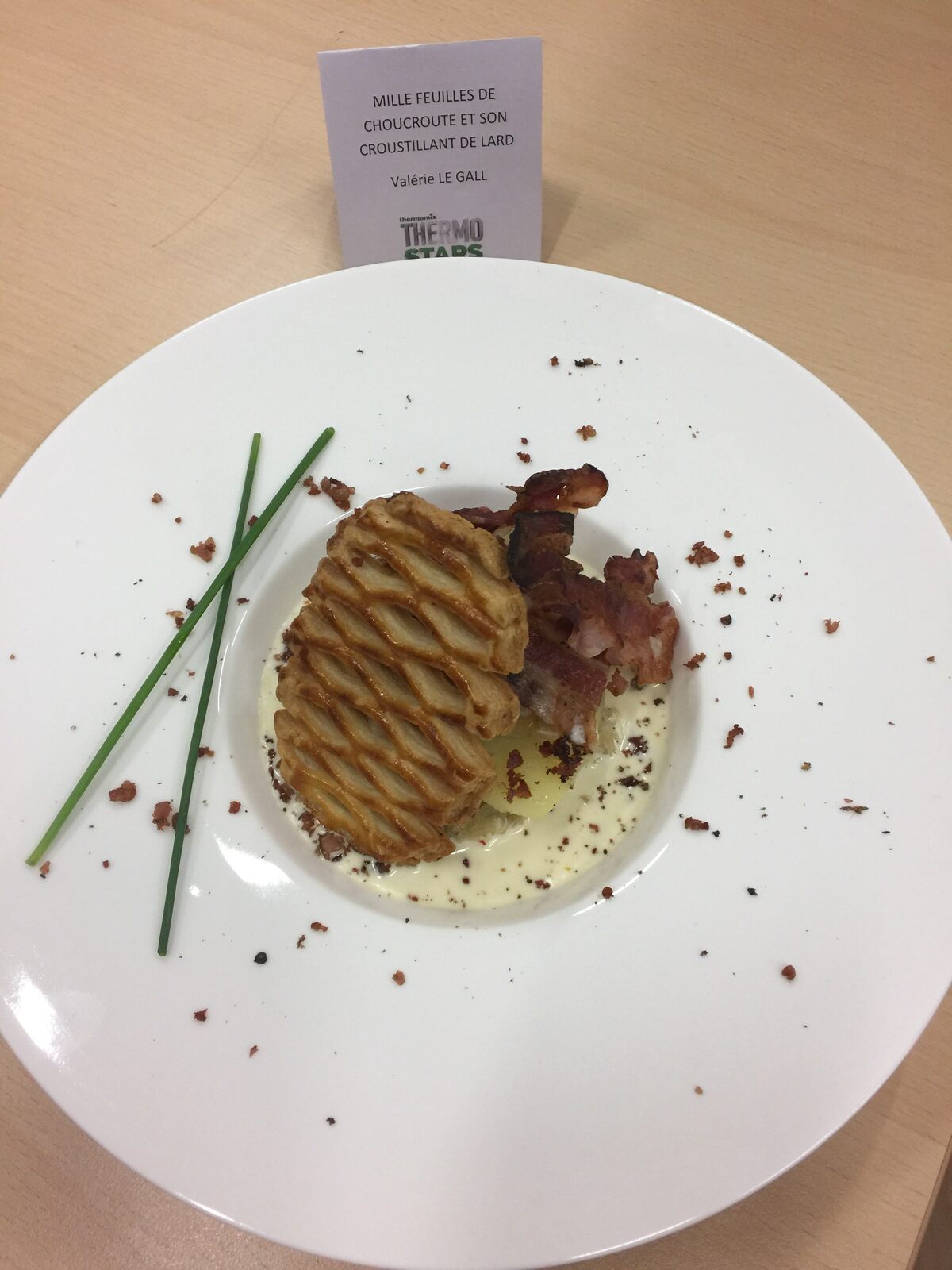 Mille feuille de choucroute et son croustillant de lard