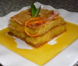 Mille feuilles légers à l'ananas et coulis de clémentines