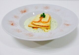 Millefeuille de Maroilles à la crème de fines herbes