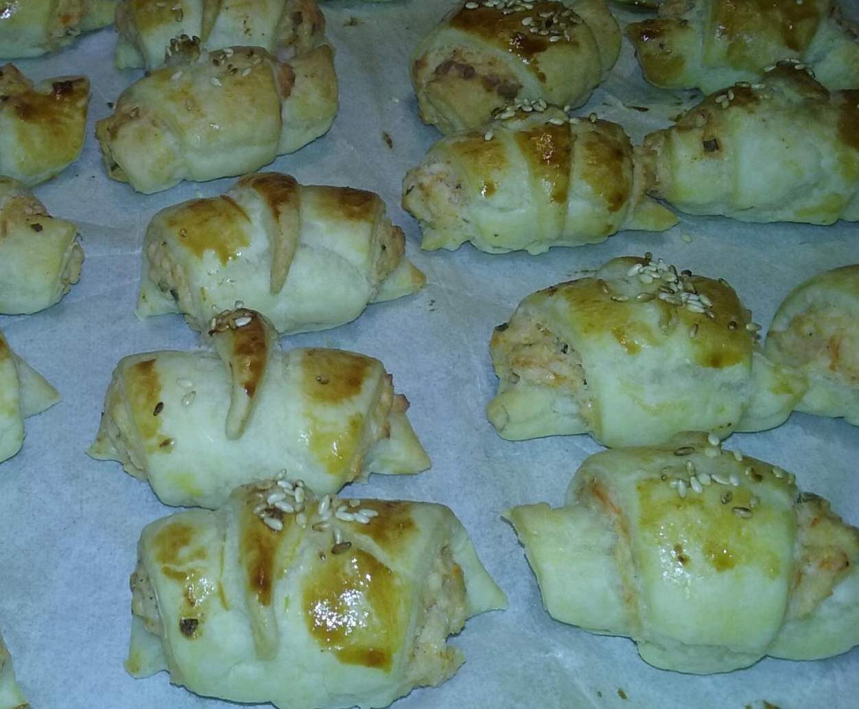 MINI CROISSANTS APERITIF SAUMON FUME GRAINES DE PAVOT SIMPLISSIMES