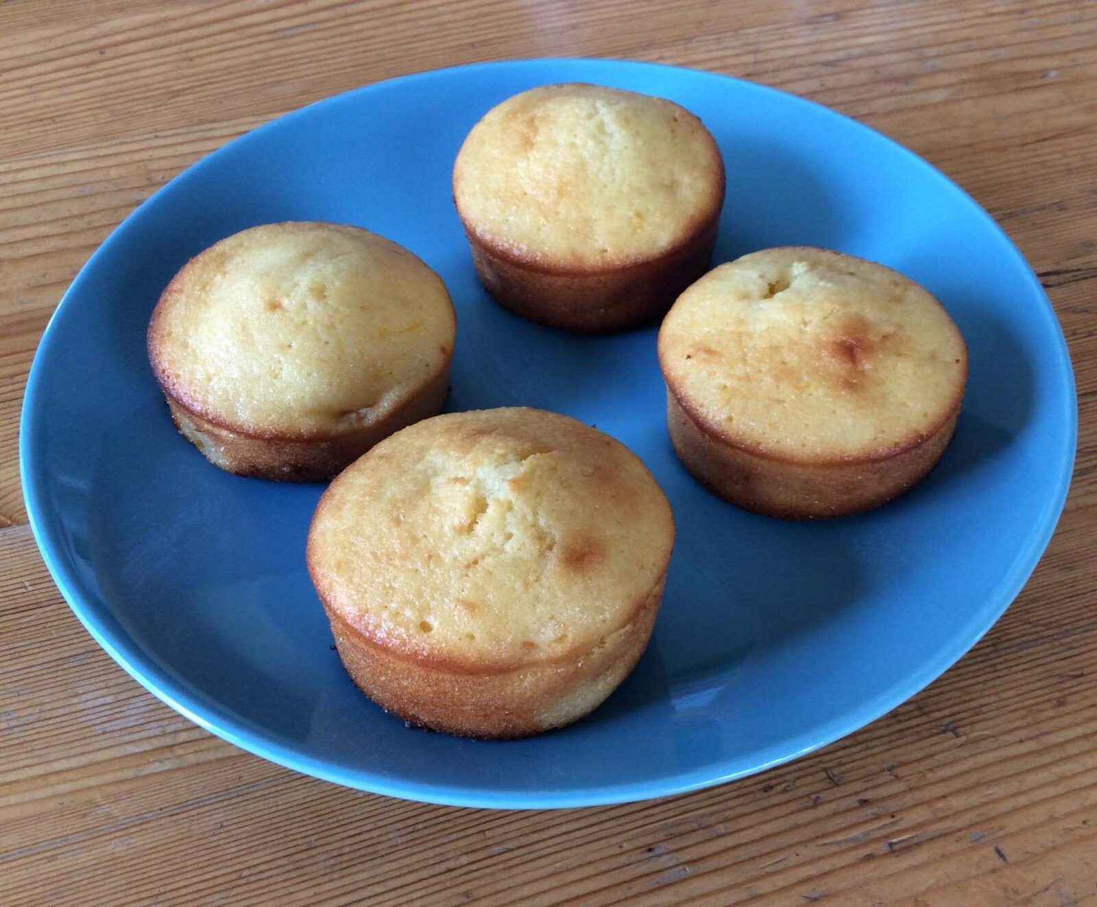 Muffins à la pêche et à la vanille