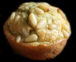 Muffins au pesto et pignons