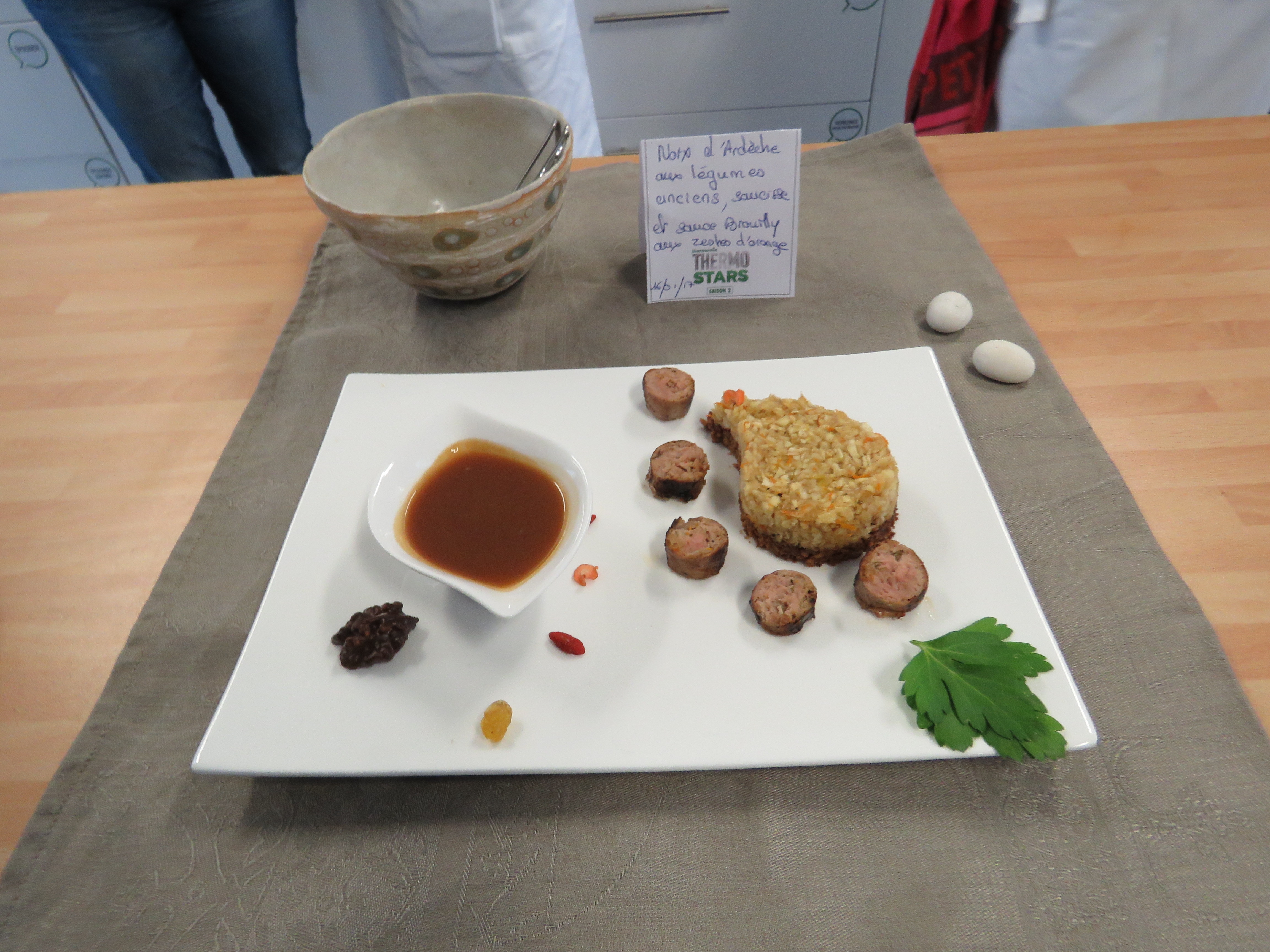 Noix d'Ardèche aux légumes anciens, saucisse sauce Broully