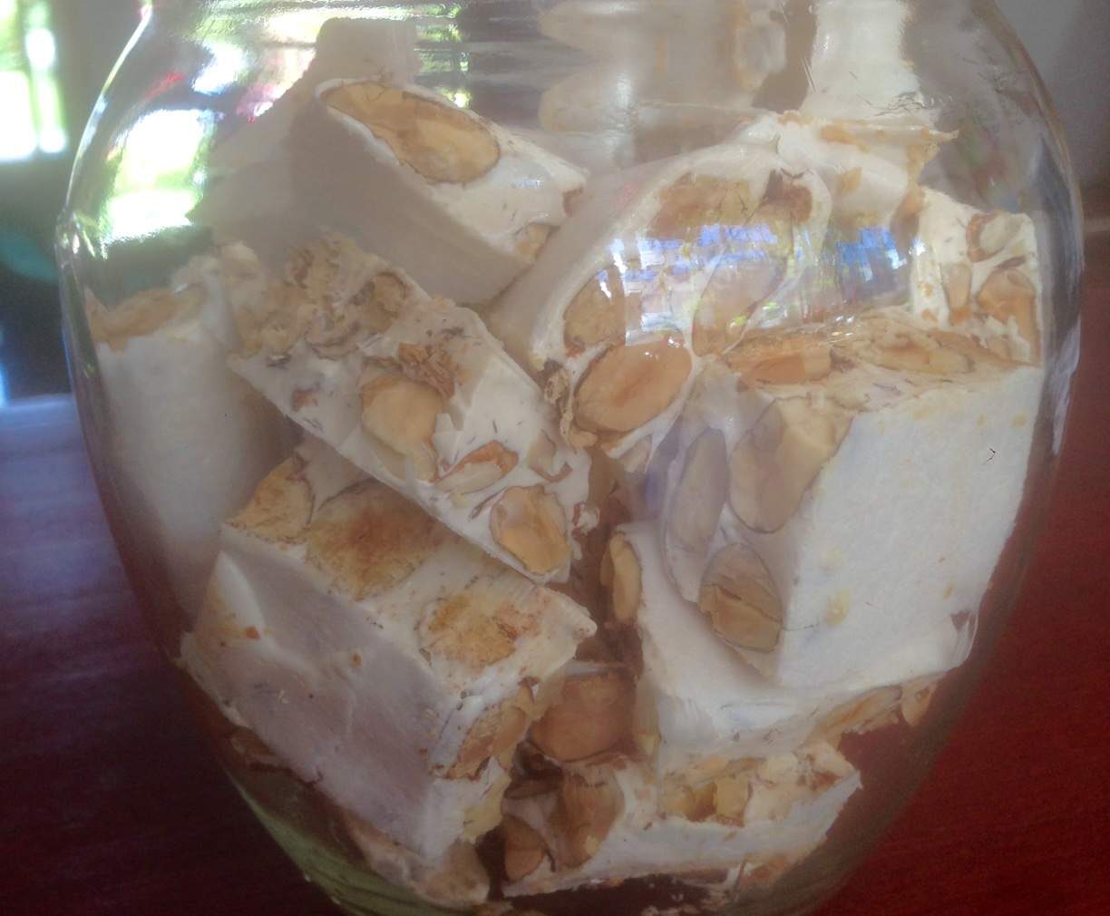 Nougat blanc croquant au miel, amandes et noisettes