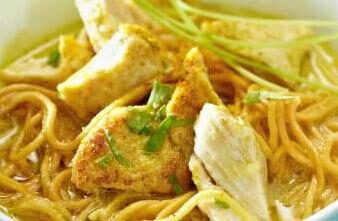 Nouilles chinoises au poulet et lait de coco