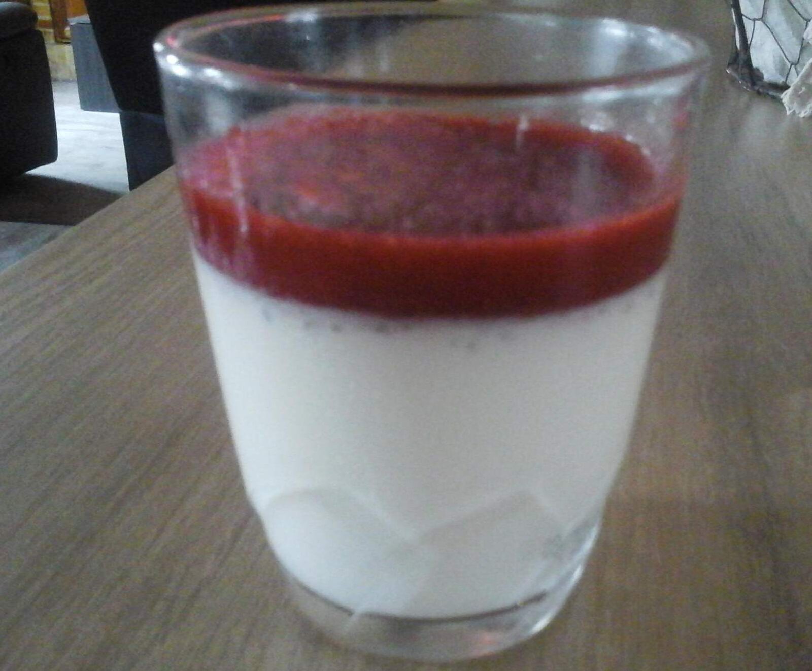 Panna cotta au coulis de fraise