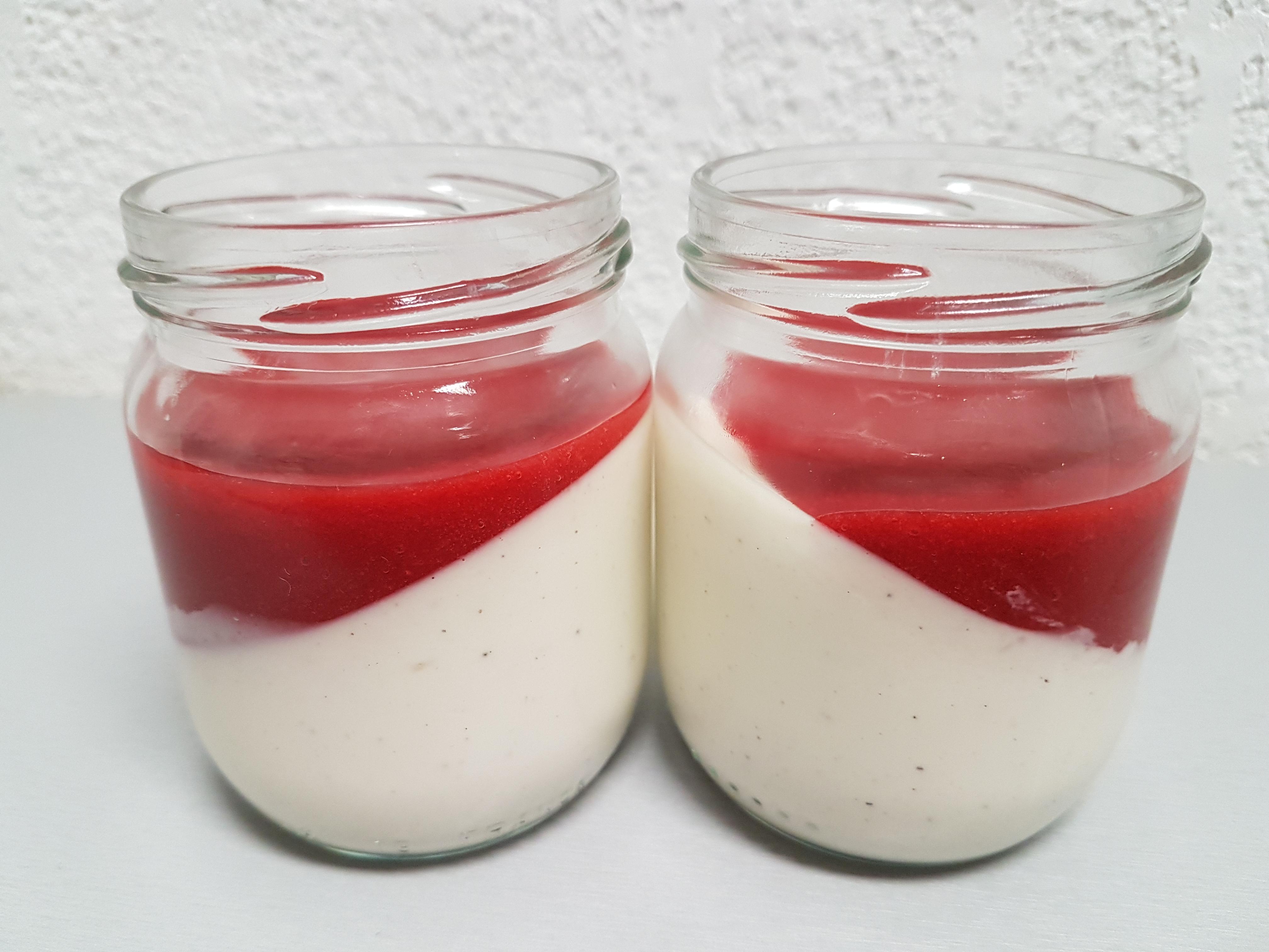 Panna cotta au Yaourt de lait de Chèvre et son coulis de Framboise