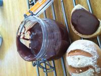 Pâte à tartiner ( Nute**a)