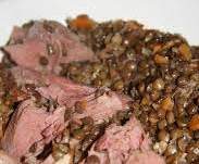 Petit salé aux lentilles et ses saucisses