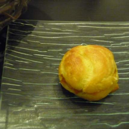 Petits choux salés à la tomate concassée