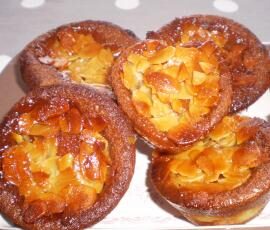 Petits moelleux aux pommes glaçage croquant