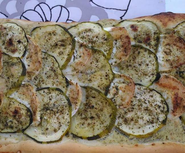 Pizza Courgettes/Chèvre et Basilic