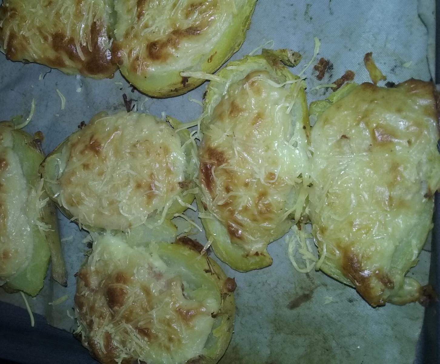 POMMES DE TERRE FARCIES GRATINEES AU FOUR