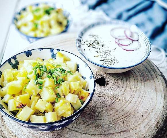 Pommes de terre, sauce à la crème d'aneth