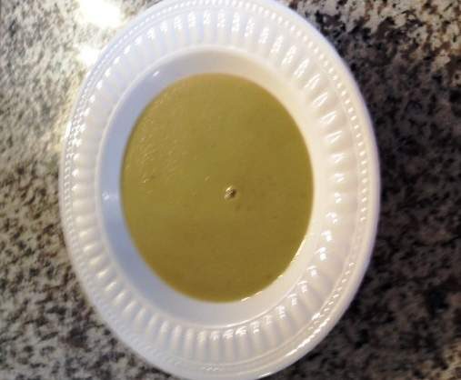 Potage au chou et lardons fumés