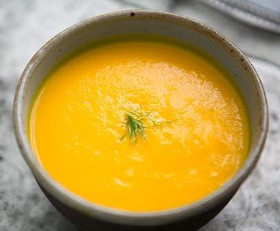 Potage carottes, curry et lait de coco