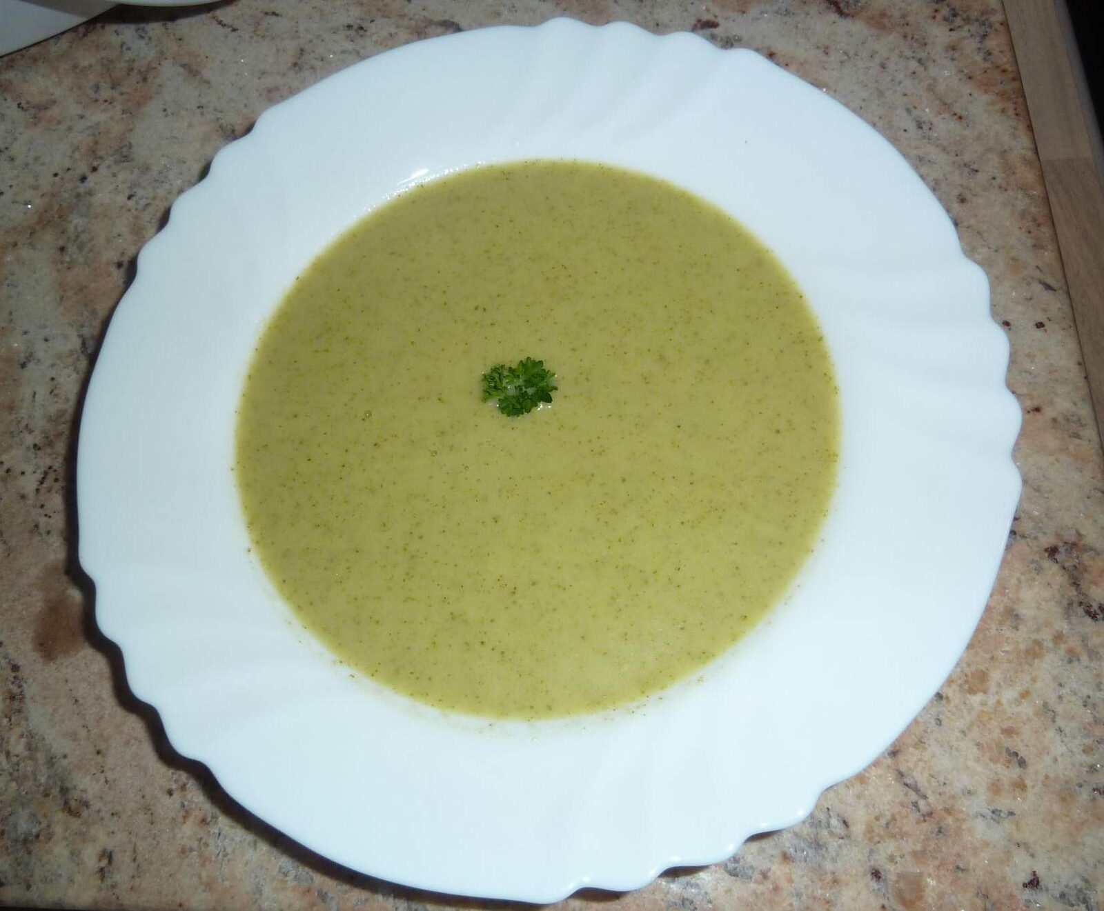 Potage de brocolis et pomme de terre