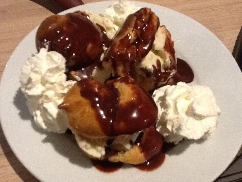 Profiteroles au chocolat