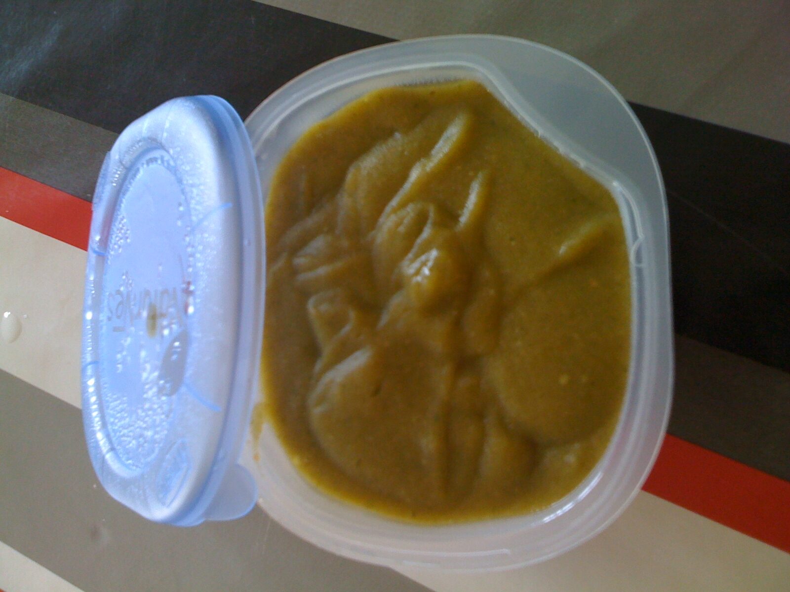 Purée PDT, carottes, épinards, rôti porc