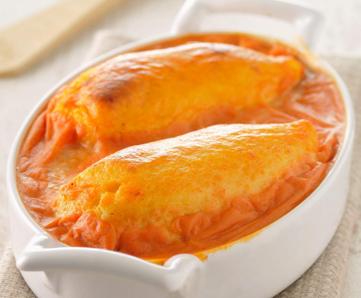 Quenelles gratinées à la sauce tomate