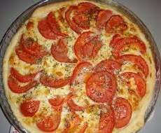Quiche confit d'oignons / tomate / mozzarella