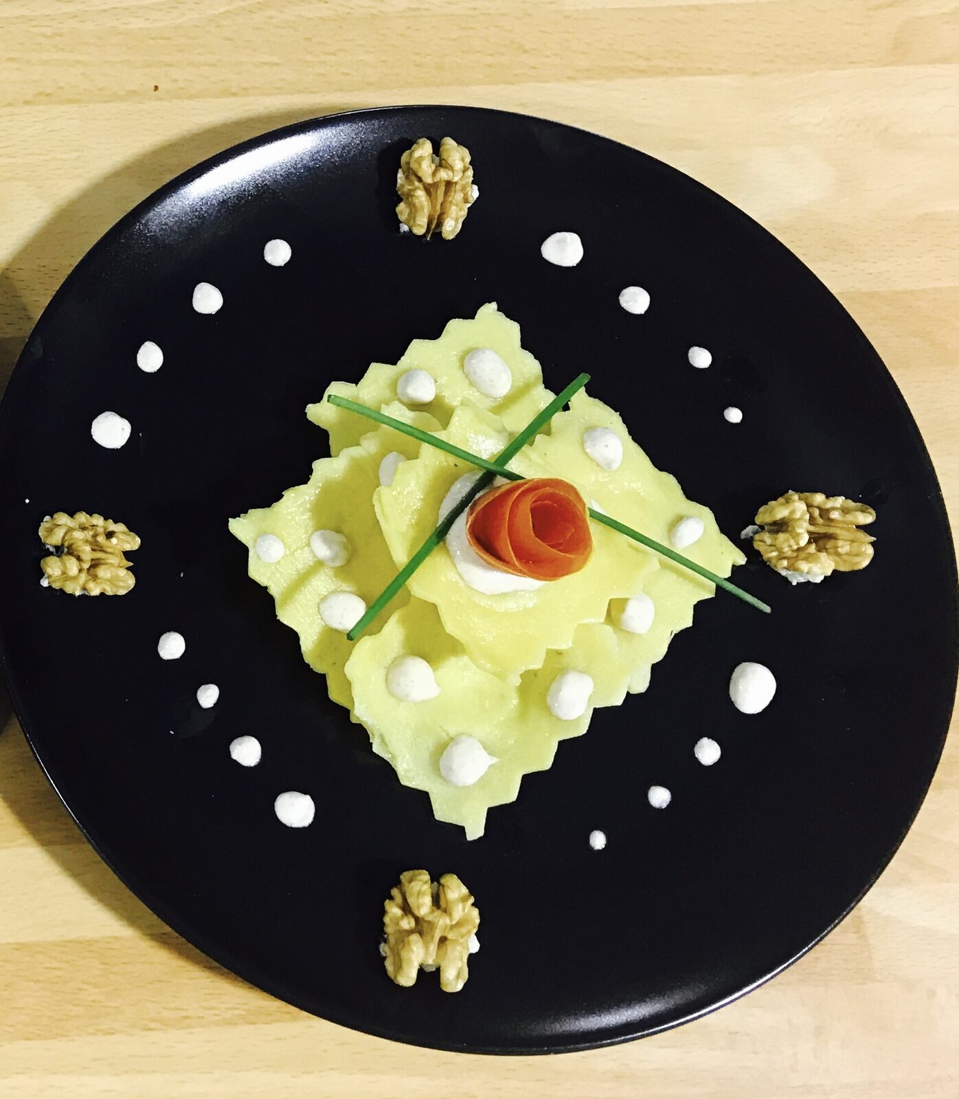 Ravioles à la fourme de Montbrison sauce au noix