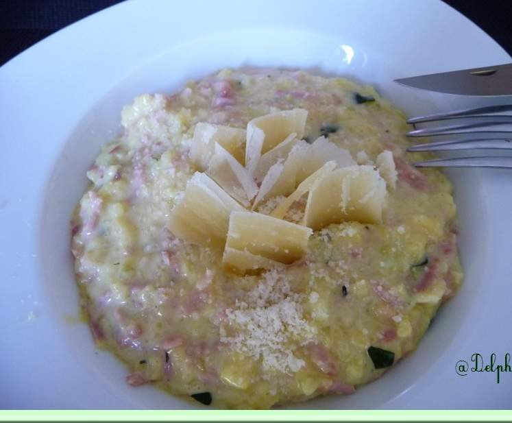 Risotto aux courgettes safranées et râpé de jambon