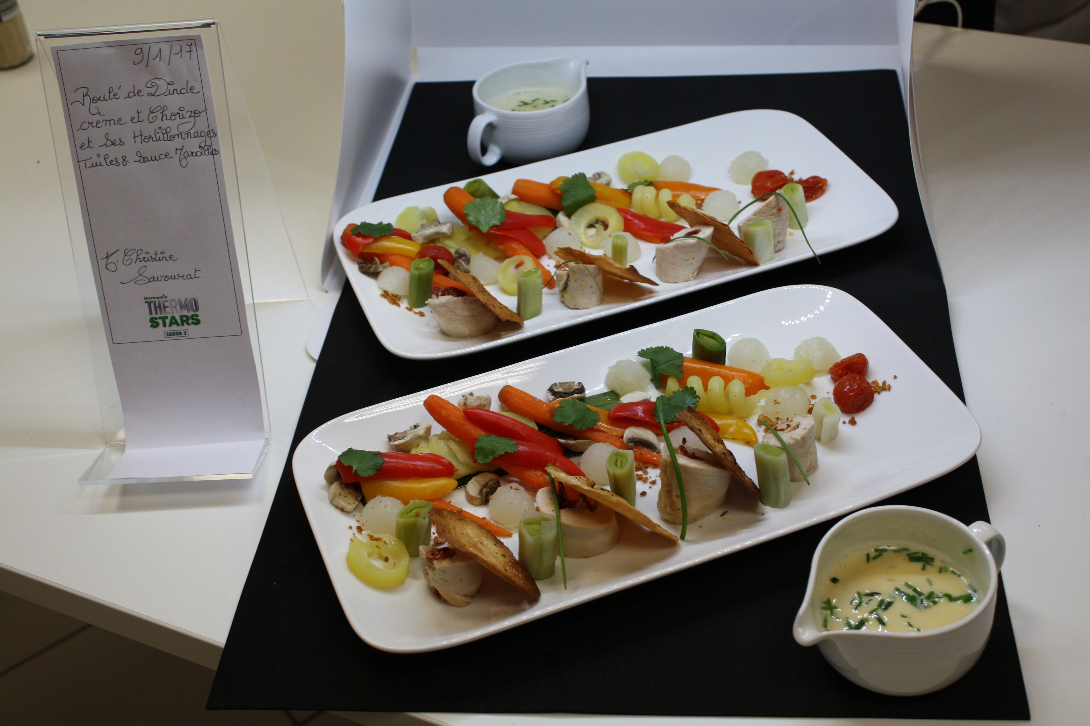 ROULE DE DINDE CREME ET CHORIZO ET SES HORTILLONNAGES TUILES ET SAUCE MAROILLES