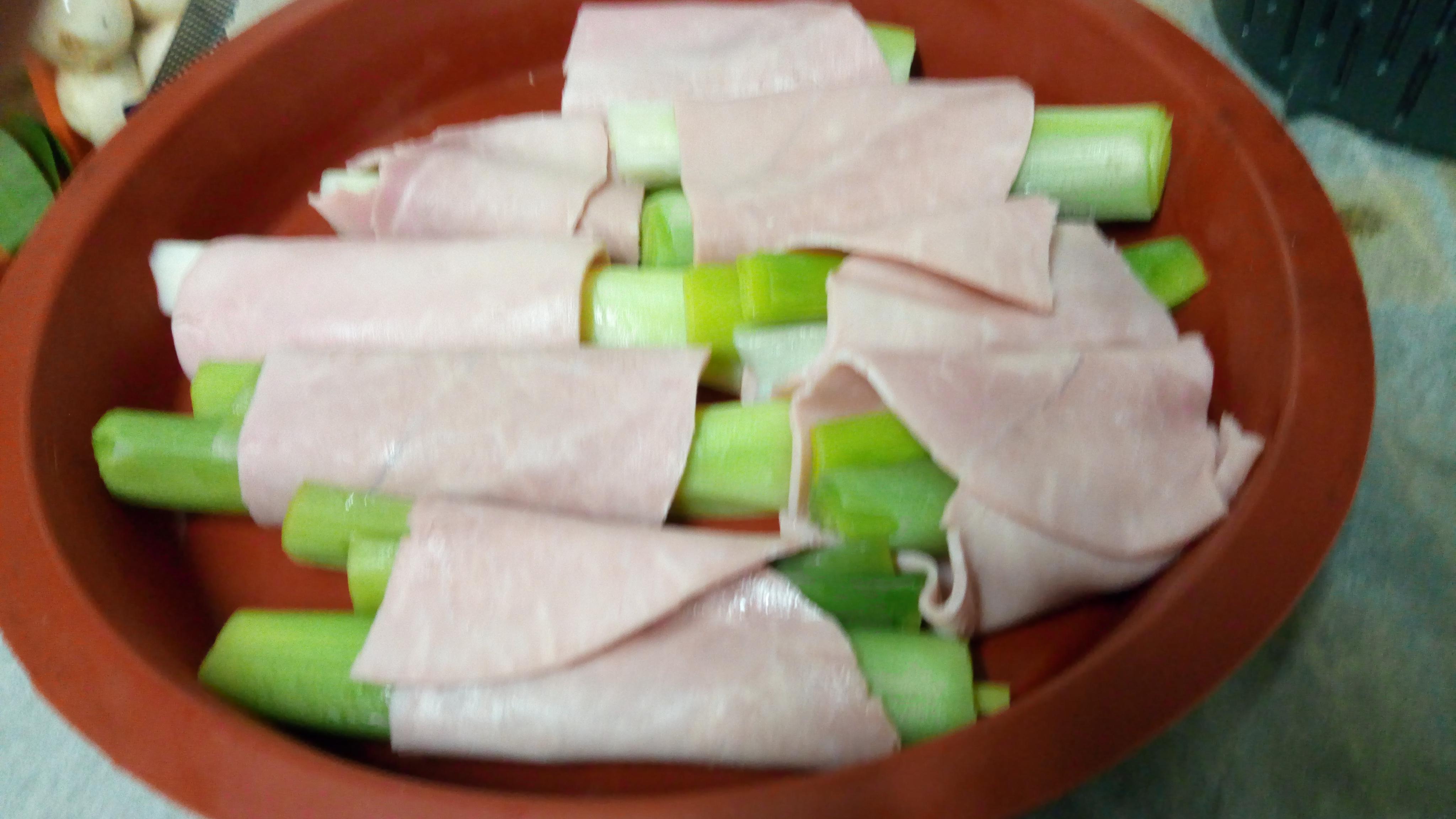 ROULE DE JAMBON AU POIREAUX