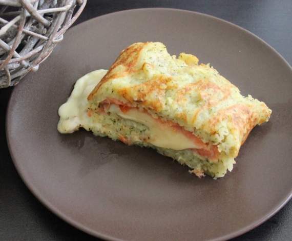 Roulé de pommes de terre au saumon fumé et fromage à raclette