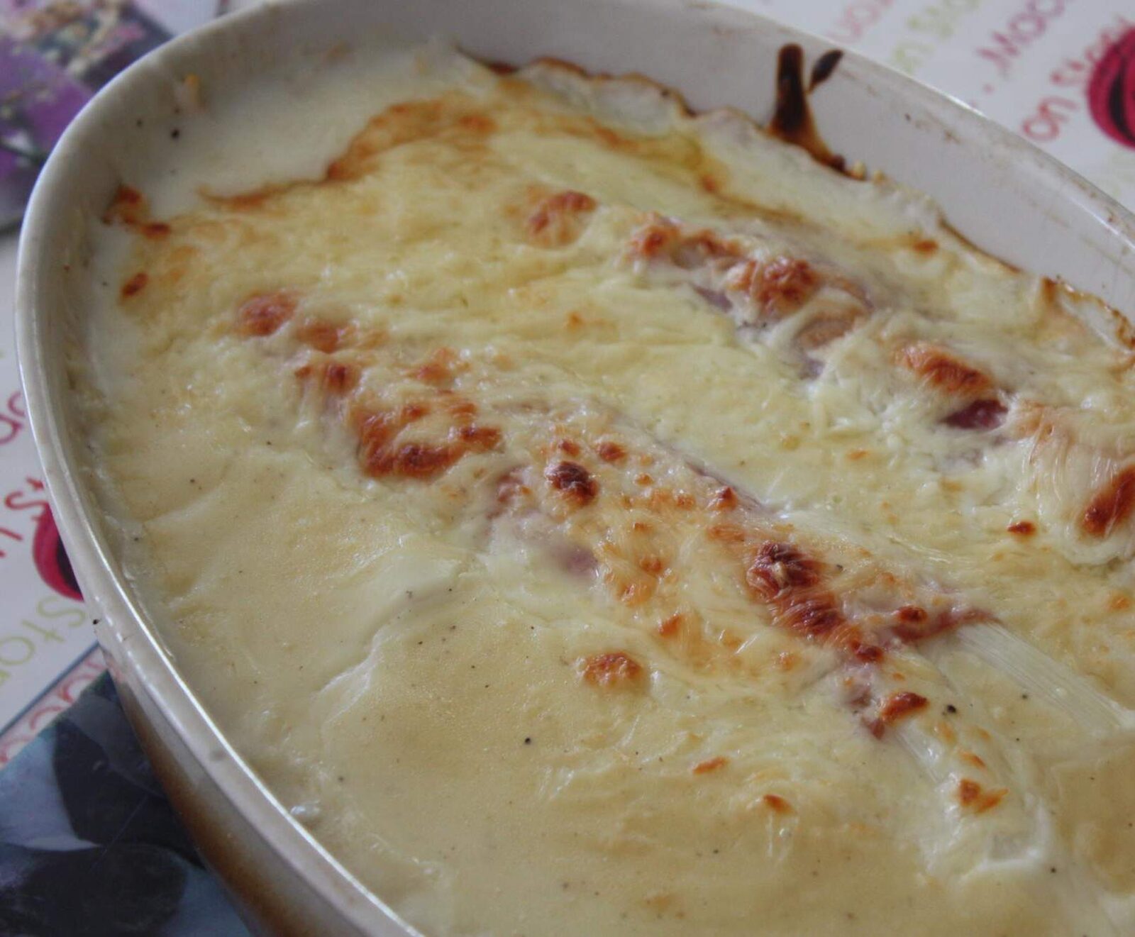 Rouleaux d'asperge à la béchamel