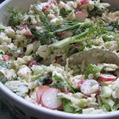 Salade croquante aux radis, fenouil et feta