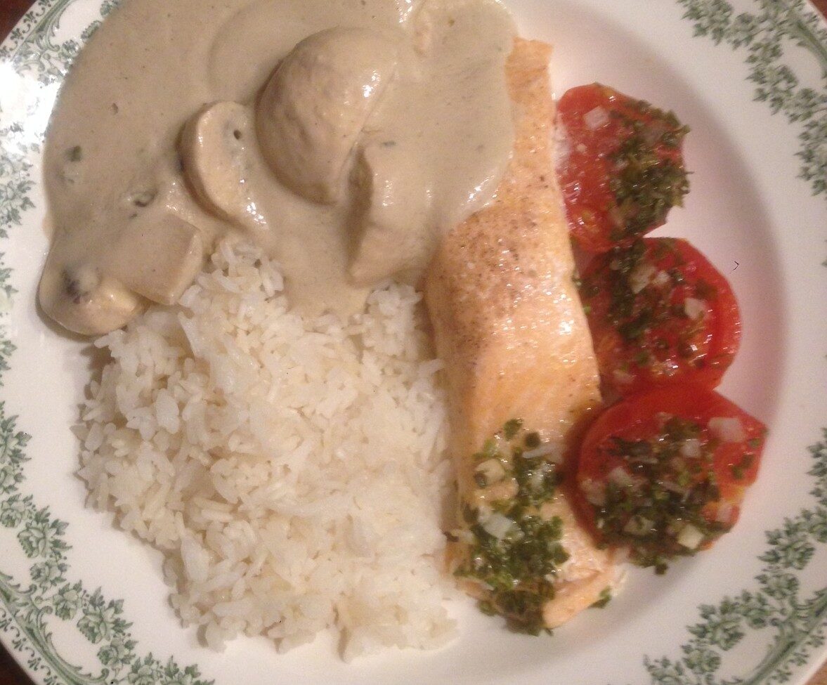 Saumon crème de champignons et tomates vapeur