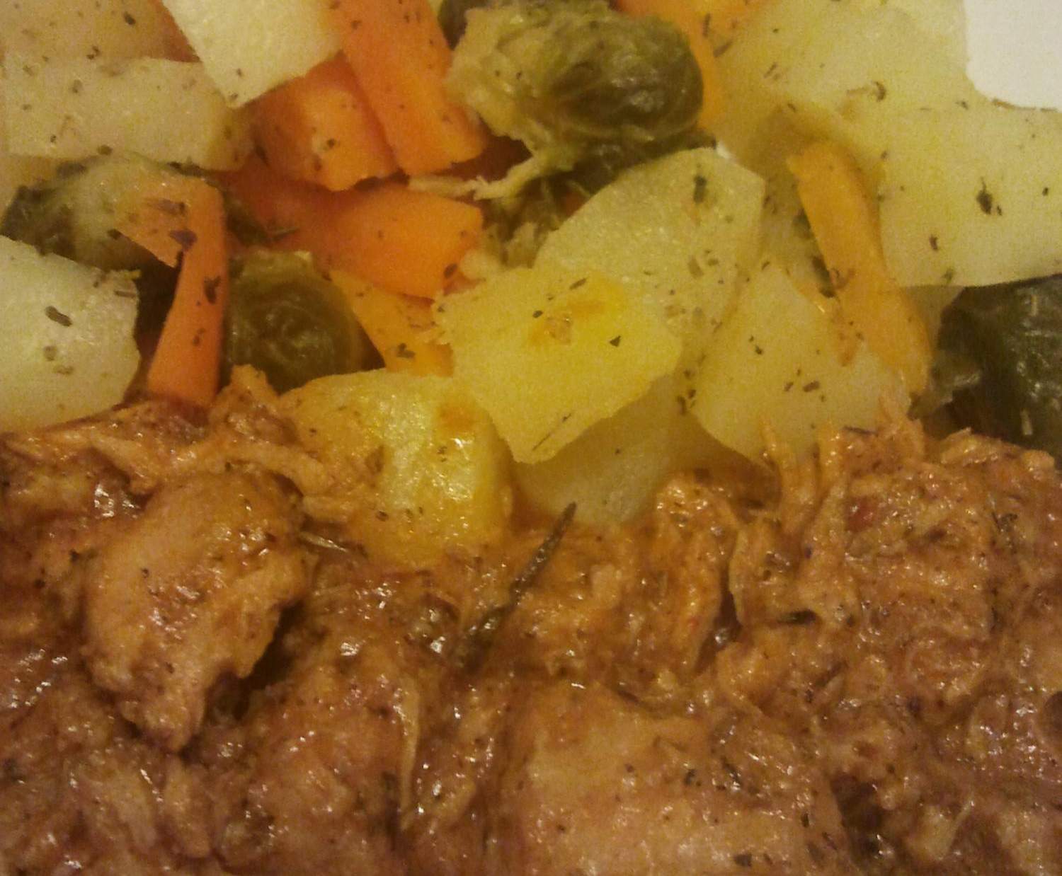 Sautés de porc, pomme de terre et carotte vapeur...très simplement!